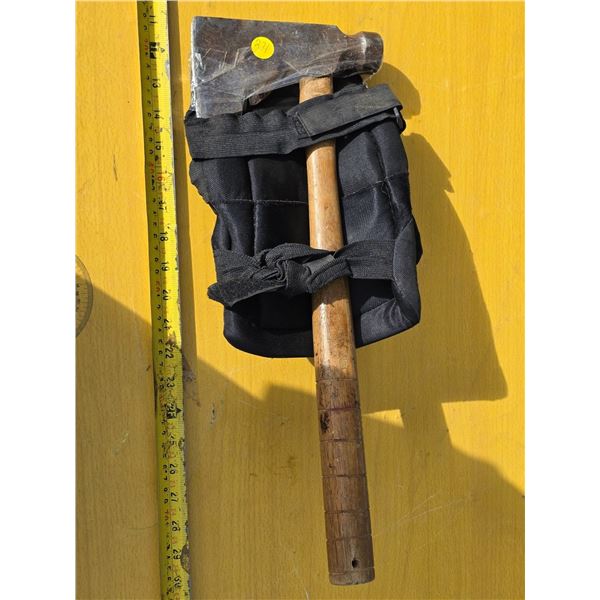 Hatch / Hammer (Roofing Hammer) and Knee Pads