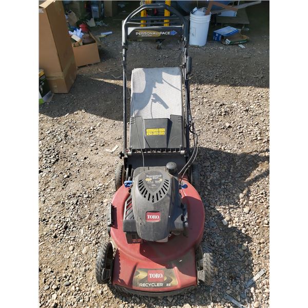 Self-propelled lawn mover Toro Recycler 22"