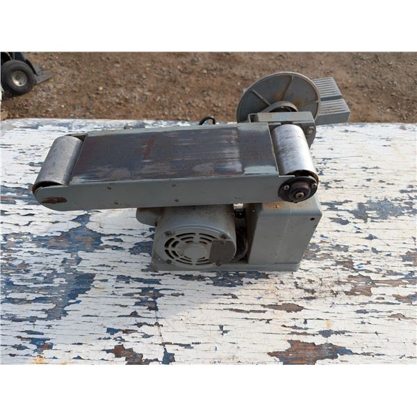 Trade Master 4" Belt 6" Disc Sander Model PR1S201 (Not Tested)