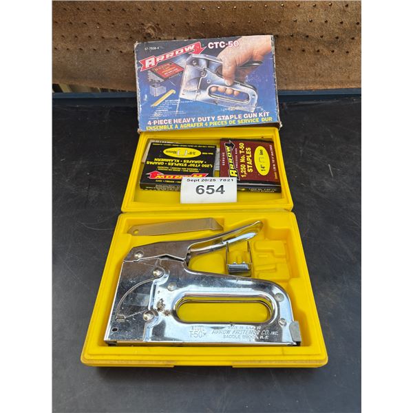 Arrow CTC-50 4pc stapler w/case