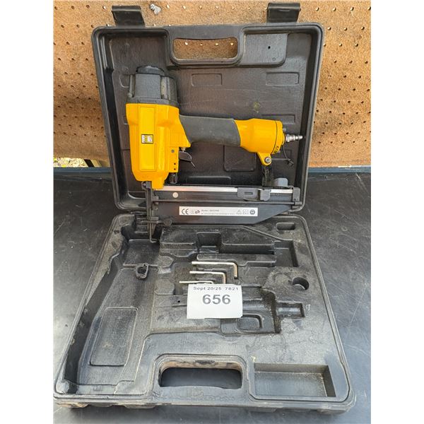 Power fist air finishing nailer