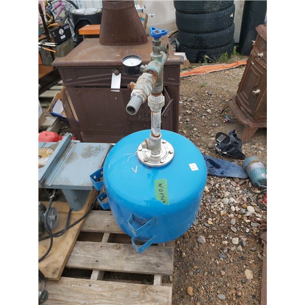 Water pressure tank (Blue)