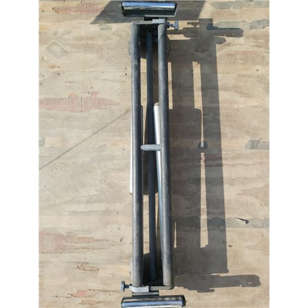 Folding metal sawhourse