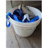 Image 2 : Bucket of straps