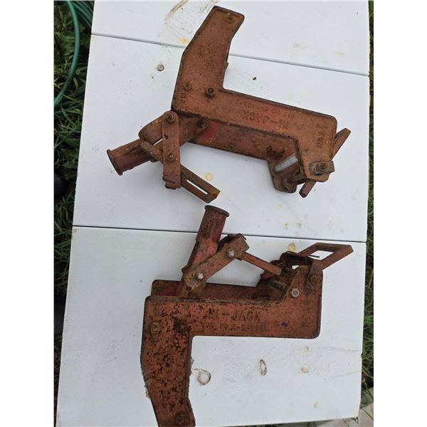 lot 840 2 vintage beam jacks