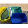 Image 2 : 3 totes with lids