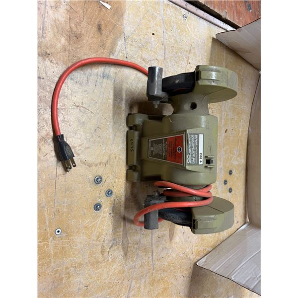 Black and Decker Bench Grinder