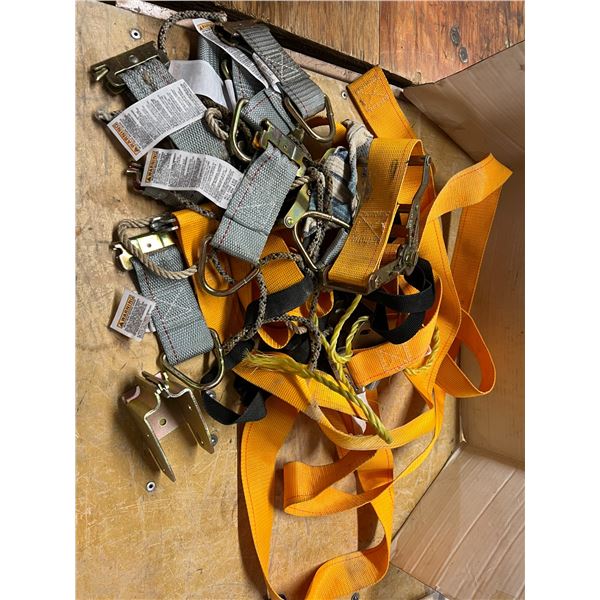 Ratchet Straps W/ Pail