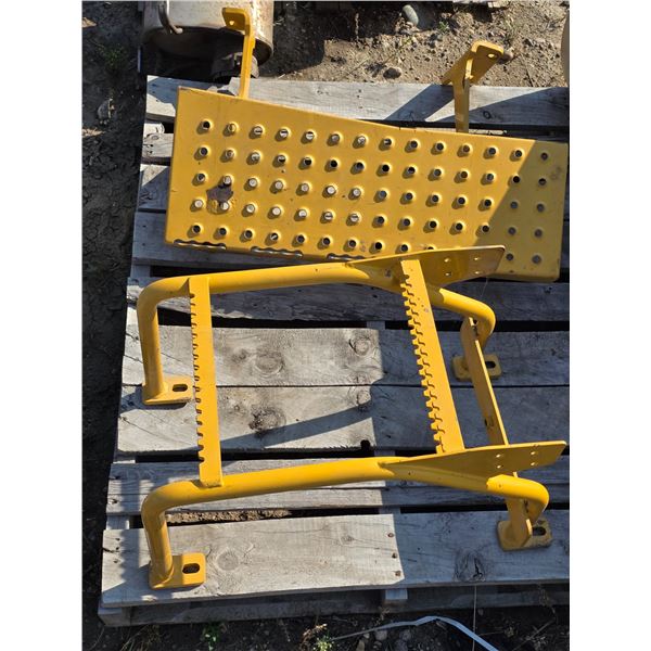 2 steps for john deere loader