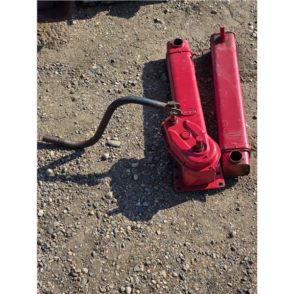 Dolly legs for a large trailer