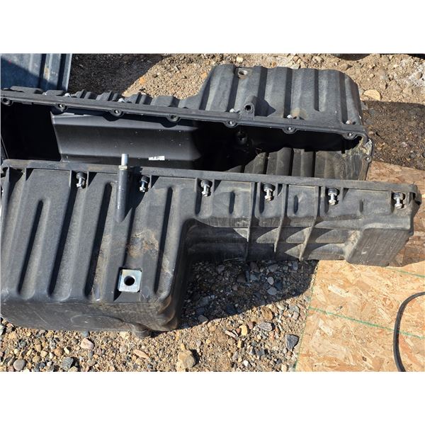 2 oil pans for a detriot diesel