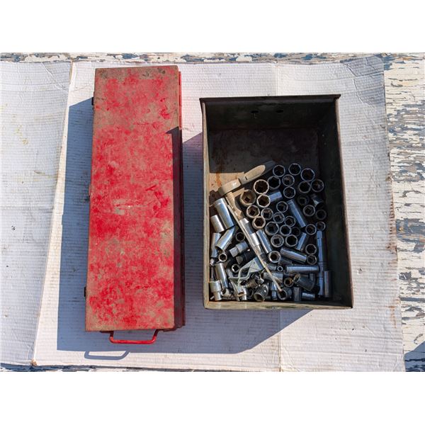 Red tool Box w/ Misc. Sockets (ok Condition)