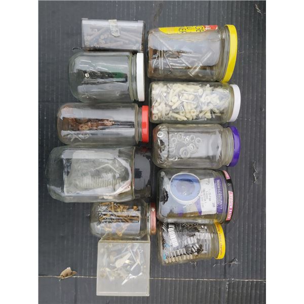 Hardware and small electrical fittings (Screws, connectors)