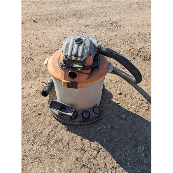 2 in 1 6.5HP 16 Gal/60 Liter Blower Vac/Shop Vac (Not Tested)