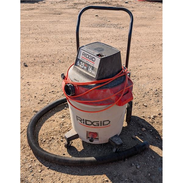 Ridgid Wet Dry Vac 6.25 Peak 16 Gal w/ Dolly End (Not Tested)