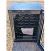 Image 3 : 12 Bottle Wine Cooler Igloo Brand (Possibly Never Used Good Condition) Model: FRW120