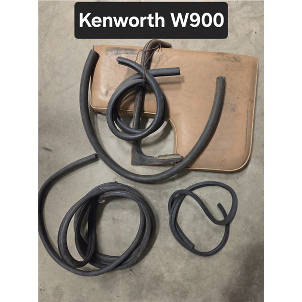 Kenworth W900