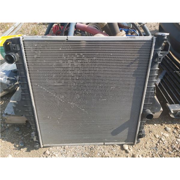 Radiator P52028900AC