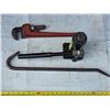 Image 1 : Bottle jack, crowbar and heavy duty wrench