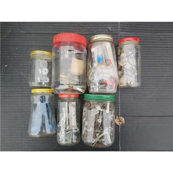 Hardware and fittings (Hinges, hooks, screws, bolts, clips)