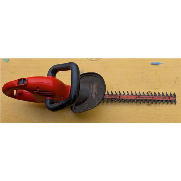 Black & Decker 18" Hedge Trimmer (457mm) (Ok Condition/ Original Box, No Cords, (N/T)