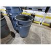 Image 2 : Multiple Brute Waste Cans w/ Some Lids