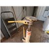 Image 2 : Trailer Stabilizing Jack Stand