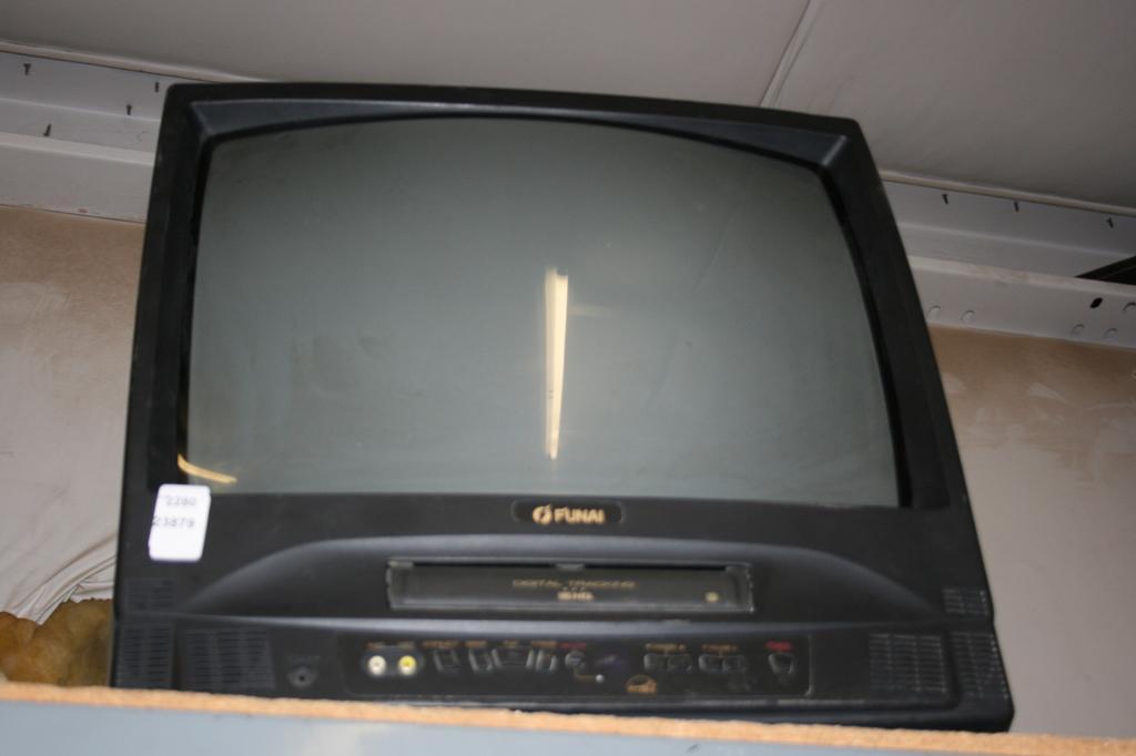 20 Funai TV VCR Combo Set