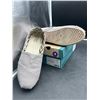 Image 3 : TOMS Classic Canvas Shoes in Drizzle Grey for Women Size 8