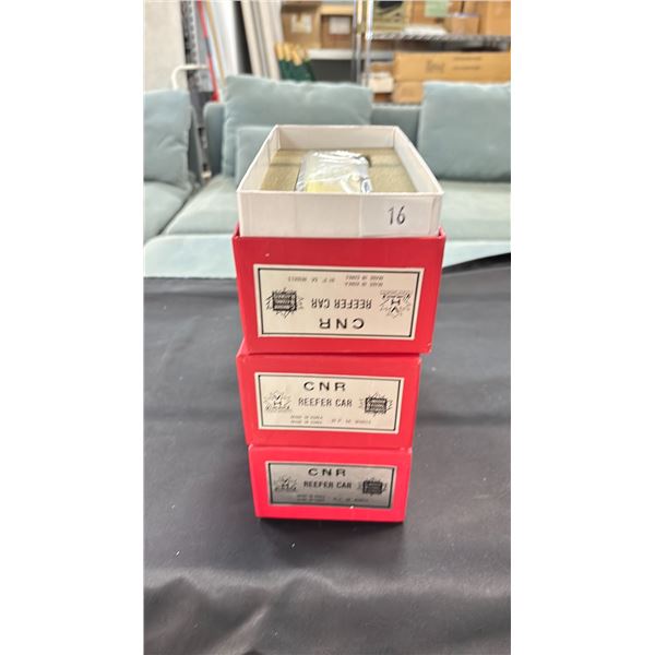 (3) F.M. MODELS CANADIAN NATIONAL RAILWAYS REEFER CAR SCALE MODEL TRAINS