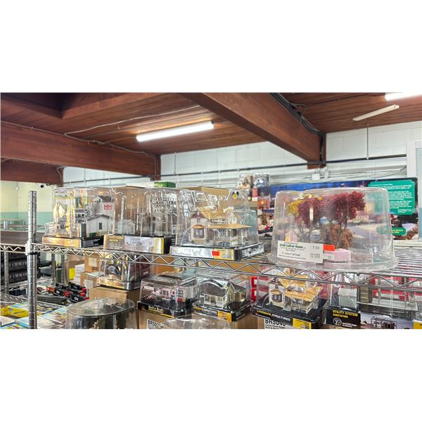 SHELF OF ASSORTED MINIATURE TRAIN SCENIC STRUCTURES