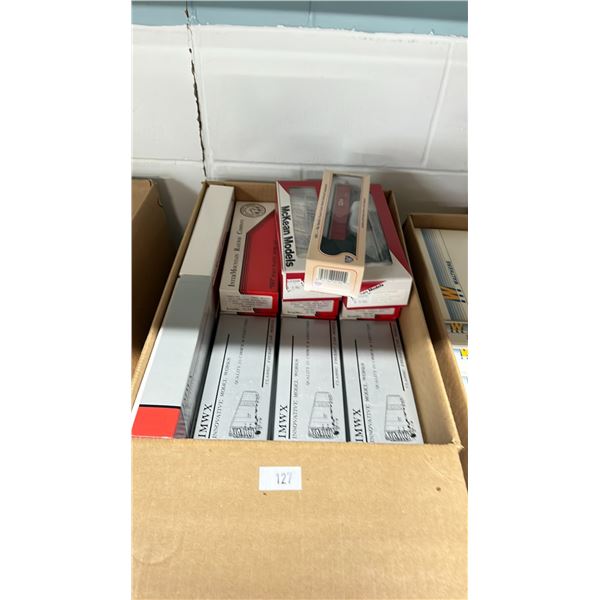 BOX OF ASSORTED MCKEAN MODELS, INTERMOUNTAIN RAILWAY COMPANY & INNOVATIVE MODEL WORKS HO SCALE