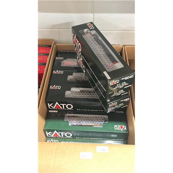 BOX OF KATO HO SCALE CANADIAN NATIONAL MODEL TRAINS - #7912, #5001 #5006