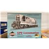 Image 4 : BOX OF ASSORTED LIMITED EDITION PROTO 2000 SERIES GP7 LOCOMOTIVE HO SCALE MODEL TRAINS