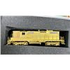 Image 5 : BOX OF ASSORTED OVERLAND MODELS HO SCALE MODEL TRAINS