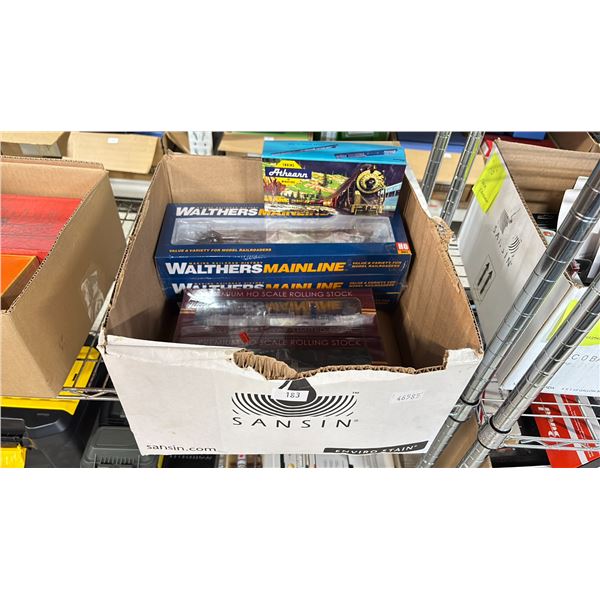 BOX OF WALTHERS MAINLINE HO SCALE MODEL TRAINS, PREMIUM HO SCALE ROLLING STOCK & A ATHEARN