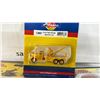 Image 3 : BOX OF MODEL TRAIN FARM ANIMALS & UNIVERSAL RAIL JOINERS
