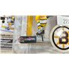 Image 2 : NHL LEGENDS SERIES 3 BOBBY ORR ACTION FIGURE