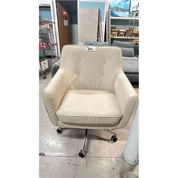 MOBILE WHITE LA-Z-BOY LEATHER CHAIR