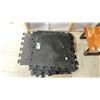 Image 1 : BLACK HEAVY DUTY CONNECTING FLOOR MATTS - 22" SQUARE