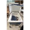 Image 2 : BLUE VINTAGE STROLLER