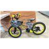 Image 2 : TREK PRECALIBER SINGLE SPEED CHILDRENS BIKE WITH HELMET & TRAINING WHEELS