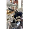 Image 2 : SPALDING GOLF BAG WITH CLUBS