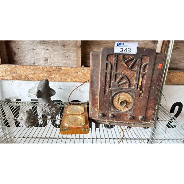 VINTAGE RADIO, WALL CLOCK & DECOR
