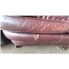 Image 8 : 2 LEATHER THREE SEATER SOFAS