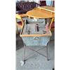 Image 1 : THE STEEL KING ANTIQUE WASHING MACHINE
