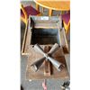 Image 3 : THE STEEL KING ANTIQUE WASHING MACHINE