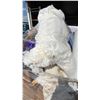 Image 3 : PALLET OF STORAGE LOCKER GOODS - SUITCASES, GROCERY CART, AREA RUGS, RECYCLING BIN, LEATHER BACK