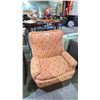 Image 1 : VINTAGE ORANGE ARMCHAIR