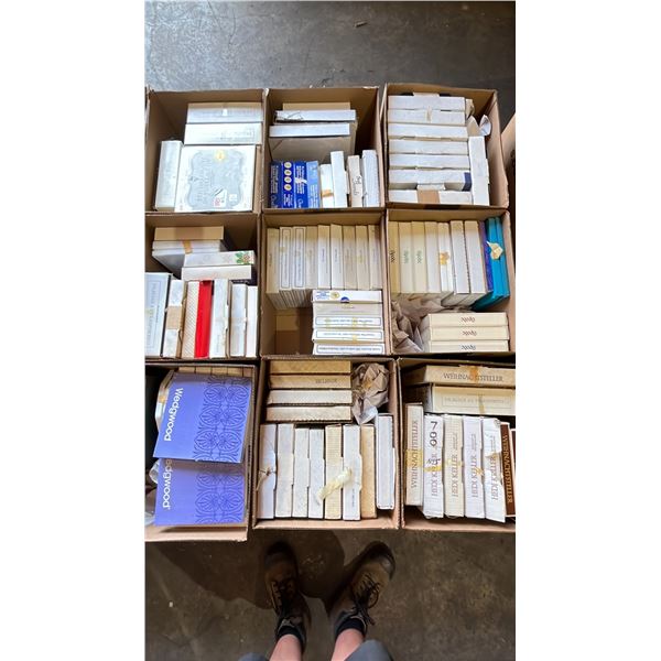 PALLET OF ASSORTED DECORATIVE PLATES *MUST TAKE ALL ON PALLET*